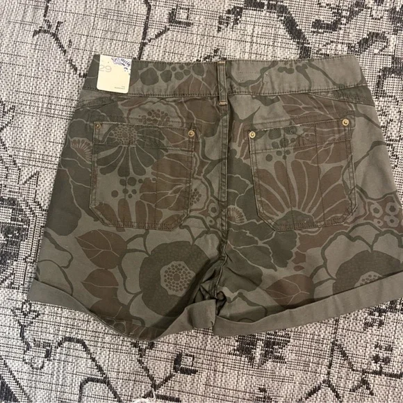 Anthropologie Pilcro The Wanderer Camo Floral Print Shorts - Picture 3 of 9